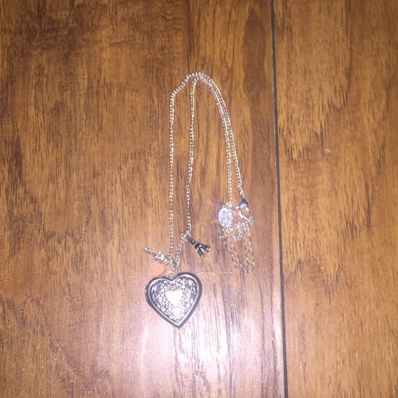 Paris Rose necklace - Picture 1 of 3